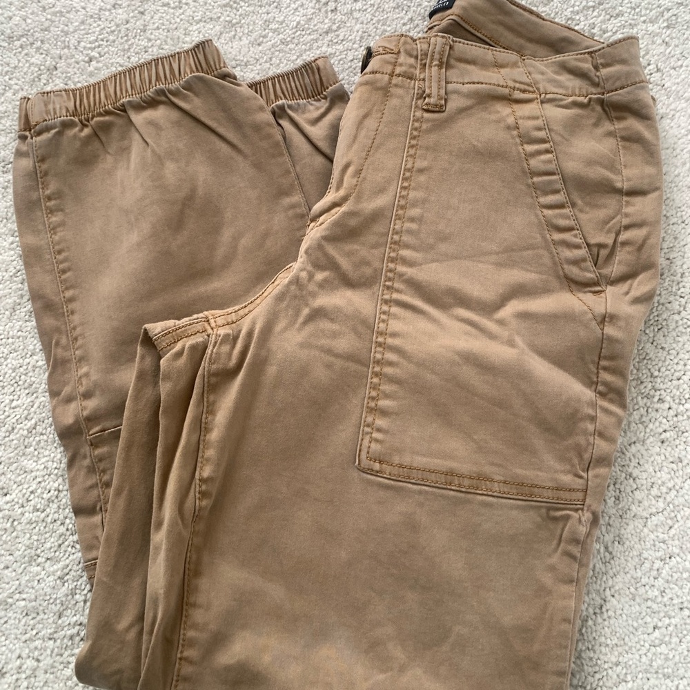 khaki cropped joggers
